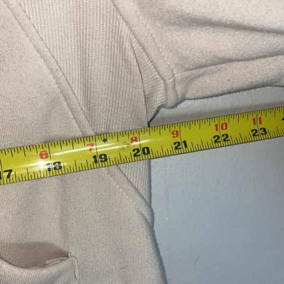 🐚Adorable cream quarter zip cropped pullover! - Picture 5 of 5